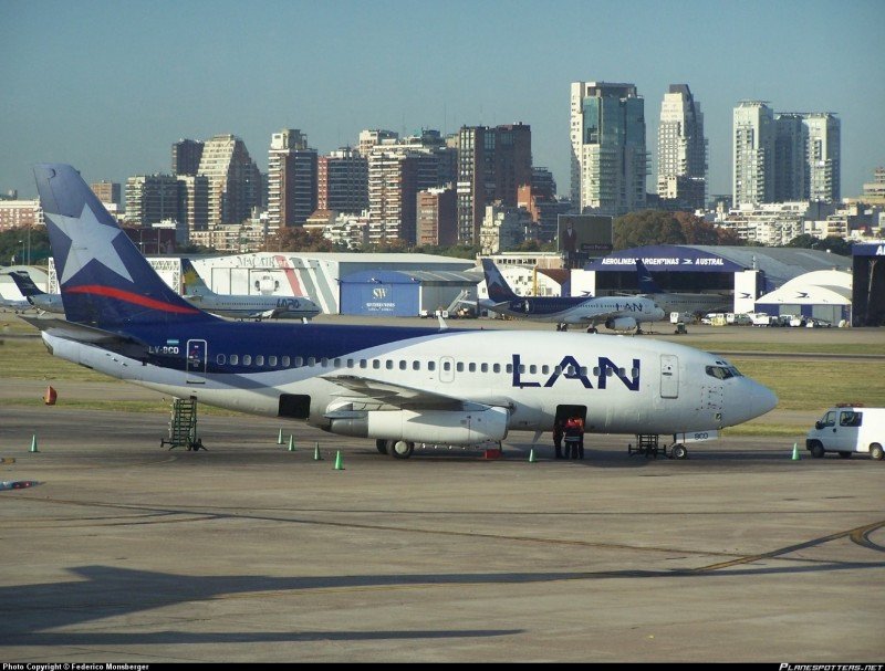 L_5c1a3f9045b7e_LV-BCD-LAN-Argentina-Boeing-737-200_PlanespottersNet_023987