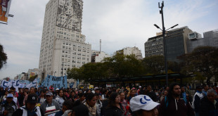 Cortes protestas y ollas populares en el centro - Organizaciones sociales - 9 de julio y Av de mayo
